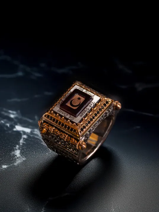 Kehribar Taşlı Türk Bayraklı Erkek Gümüş Yüzük 925 Ayar Kehribar Taşlı Türk Bayraklı Erkek Gümüş Yüzük 925 Ayar