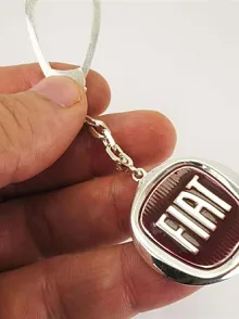 Gümüş Fiat Anahtarlık Bordo Mineli