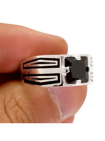 Zirkon Taşlı Kibar Model Gümüş Erkek Yüzük