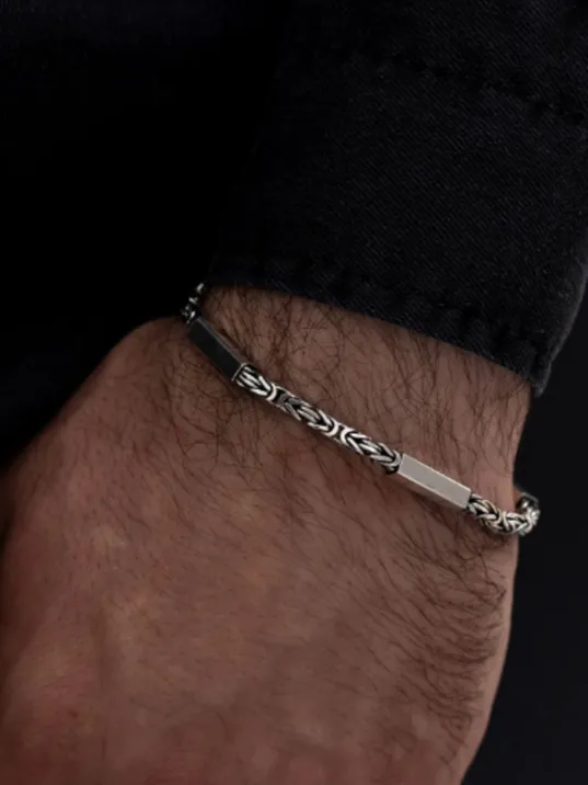 Erkek Kral Gümüş Bileklik Künye Özel Tasarım Kare Parçalı 3,5mm Erkek Kral Gümüş Bileklik Künye Özel Tasarım Kare Parçalı 3,5mm