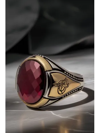 Erkek Kırmızı Yakut Taşlı Yanı Tuğra İşlemeli İnce Kibar 925 Ayar Gümüş Yüzük