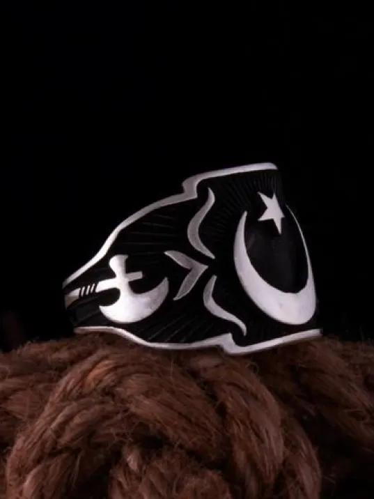 Erkek Gümüş Yüzük Ayyıldız Ve Balta İşlemeli Siyah Oniks Taşlı Erkek Gümüş Yüzük