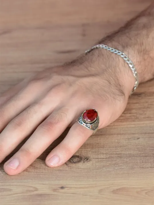Kırmızı Zirkon Topaz Taşlı Yanı Figür Ve Taş İşlemeli Erkek Gümüş Yüzük GYZZRCKRIMZ-KRM