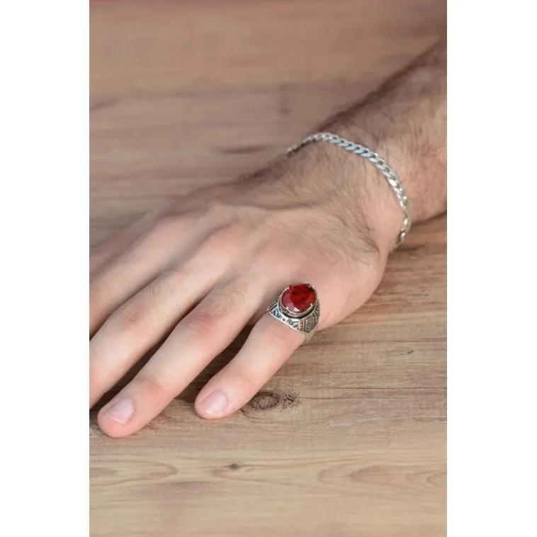 Kırmızı Zirkon Topaz Taşlı Yanı Figür Ve Taş İşlemeli Erkek Gümüş Yüzük GYZZRCKRIMZ-KRM Kırmızı Zirkon Topaz Taşlı Yanı Figür Ve Taş İşlemeli Erkek Gümüş Yüzük GYZZRCKRIMZ-KRM
