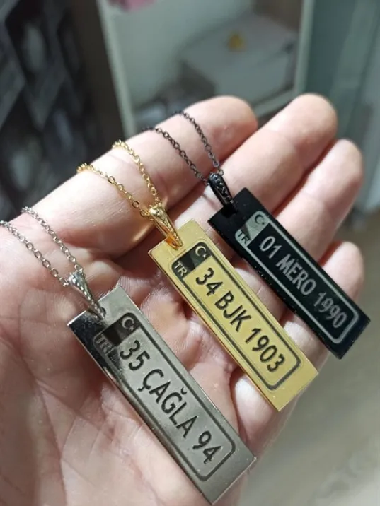 Altın Renk Araba Plaka Model Bijuteri Kolye Zincirli Kolye Altın Renk Araba Plaka Model Bijuteri Kolye Zincirli Kolye