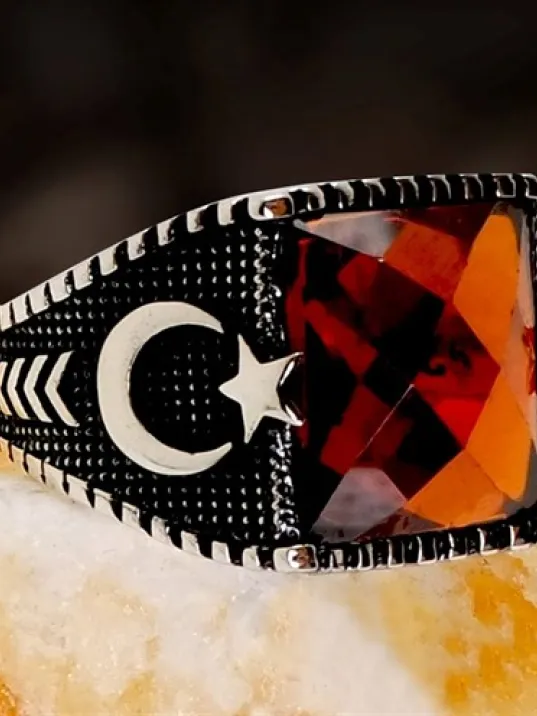 Kırmızı Zirkon Taşlı Ay Yıldızlı Gümüş Erkek Yüzük