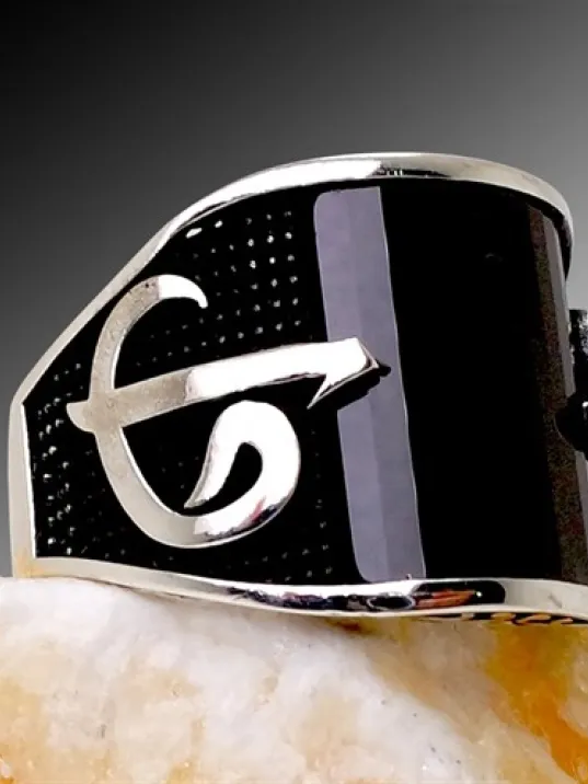 Vav Elif İşlemeli Siyah Taşlı Erkek Gümüş Yüzük