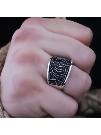 Siyah Mikro Taşlı Zarif İşlemeli Özel Seri Erkek Gümüş Yüzük