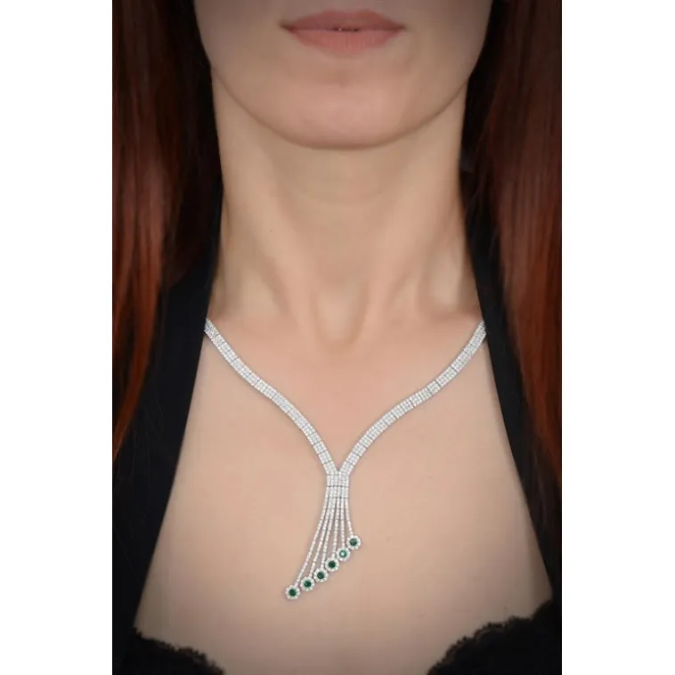 Celena Bayan Zümrüt Taşlı Gümüş Su Yolu Set - Kolye, Bileklik, Küpe, Yüzük Celena Bayan Zümrüt Taşlı Gümüş Su Yolu Set - Kolye, Bileklik, Küpe, Yüzük