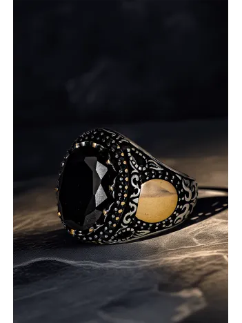 Erkek Siyah Zirkon Taşlı Harf Yazılabilir Model 925 Ayar Gümüş Yüzük