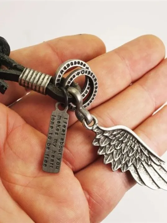 Kanat Erkek Deri Kolye Kartal Kanadı Modeli Hakiki Deri Kanat Erkek Deri Kolye Kartal Kanadı Modeli Hakiki Deri