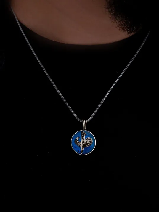Erkek Gümüş Kolye - Vav Elif Yazılı Mavi Renkli Gümüş Kolye