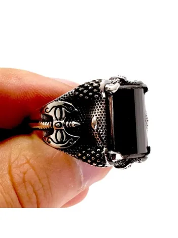 Oniks Taşlı Balta Detaylı Erkek Gümüş Yüzük