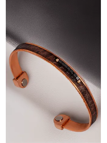 Kadın Bakır Bileklik - Ortası Küp Motifli Kahverengi Derili Bakır Bilezik Metal Kutuda