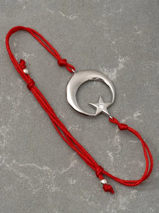 Kadın Gümüş Bileklik - Zirkon Taşlı Ay Yıldız İp Kırmızı İpli Gümüş Bileklik Kadın Gümüş Bileklik - Zirkon Taşlı Ay Yıldız İp Kırmızı İpli Gümüş Bileklik