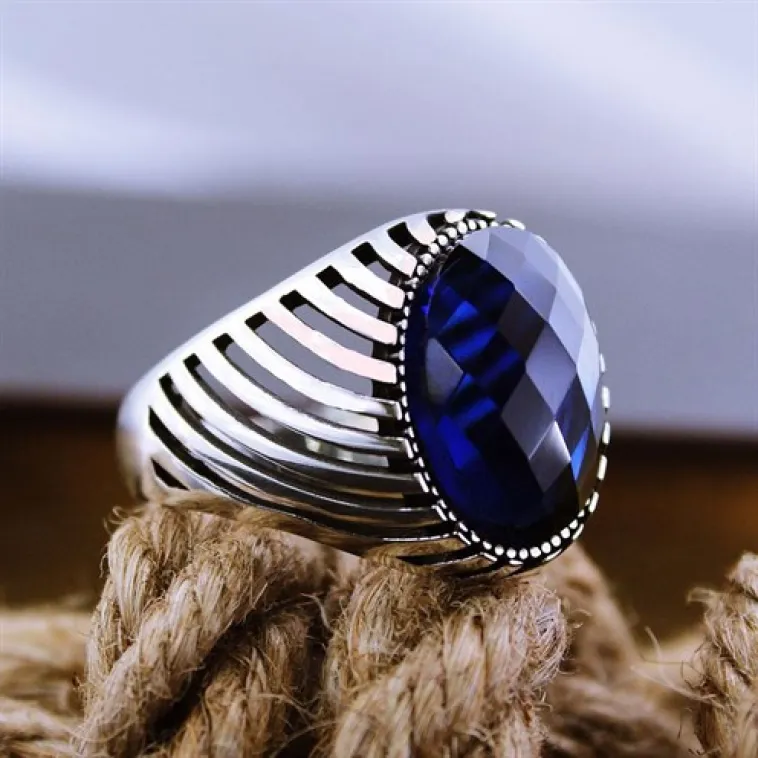 Lacivert Safir Kristal Kesim Taşlı Simetrik Model Özel Seri Erkek Gümüş Yüzük Lacivert Safir Kristal Kesim Taşlı Simetrik Model Özel Seri Erkek Gümüş Yüzük