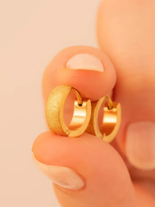 Kadın Çelik Küpe - 22 Ayar Altın Kaplama Kalem Matlı Kadın Halka Küpe