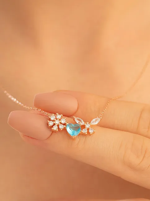 Kadın Gümüş Kolye - Rose Altın Kaplama Zirkon Taşlı Kalp Motifli Gümüş Kolye