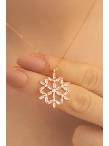 Kadın Gümüş Kolye - Kadın Rose Renk Baget Taşlı Kar Tanesi Gümüş Kolye