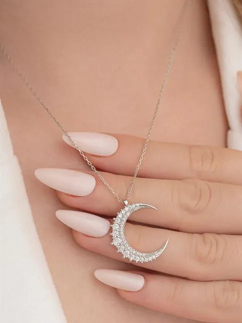 Zirkon Taşlı Hilal Model 2 Kadın Gümüş Kolye GKLGMSHLLM2-GMS