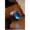 Blue Topaz Aqua Marin Taşlı Yanı İşlemeli Erkek Gümüş Yüzük Blue Topaz Aqua Marin Taşlı Yanı İşlemeli Erkek Gümüş Yüzük