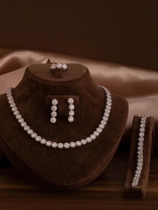 Kadın Gümüş Takı Seti - Serap Yuvarlak Model Zirkon Taşlı Kolye, Bileklik, Yüzük, Küpe Tam Set Kadın Gümüş Takı Seti - Serap Yuvarlak Model Zirkon Taşlı Kolye, Bileklik, Yüzük, Küpe Tam Set