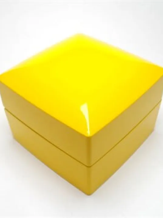 IŞIKLI PIRLANTA ALTIN TEKTAŞ YÜZÜK KUTUSU SARI LACİVERT