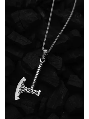 Erkek Balta Figürlü Gümüş Kolye – Viking Savaşçı Modeli