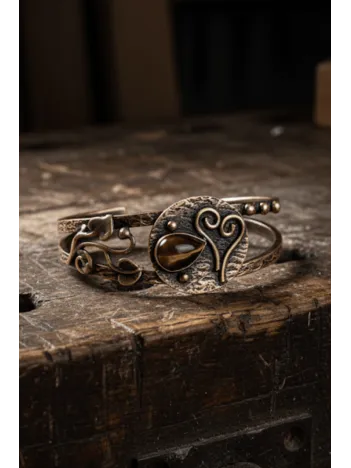 Kadın Bakır Bileklik -  Kalp Detaylı Kaplan Gözlü Kadın Bilezik Doğal Taşlar ve Metal Kutulu