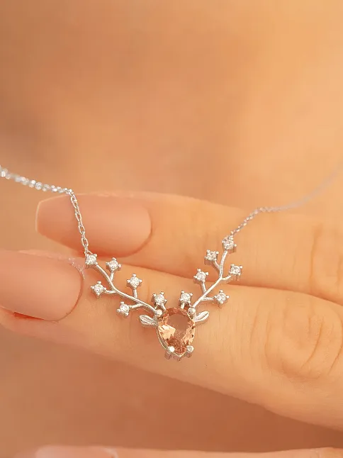 Kadın Gümüş Kolye - Zultanit Taşlı Geyik Kafası Motifli Rose Altın Kaplama Gümüş Kolye