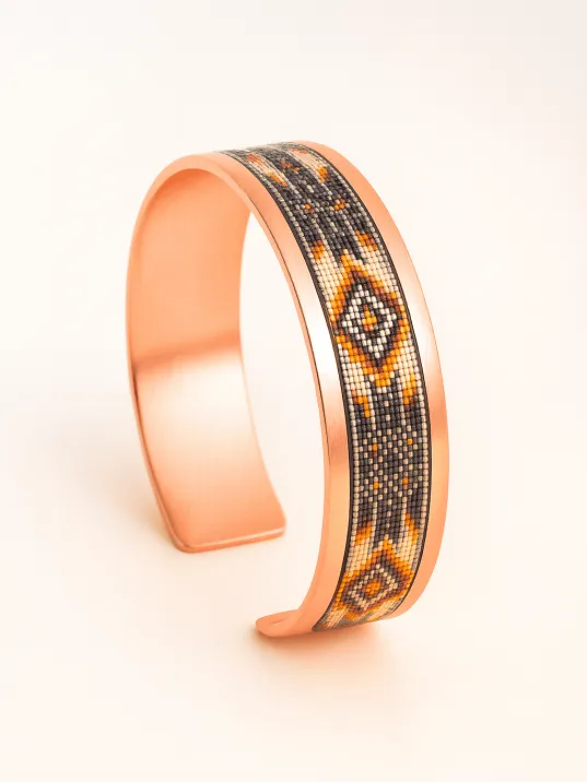 Kadın Bakır Bileklik - Lulu Model Özel Baskı Metal Kutu Ve Kuvars Taşı Kadın Bakır Bileklik - Lulu Model Özel Baskı Metal Kutu Ve Kuvars Taşı