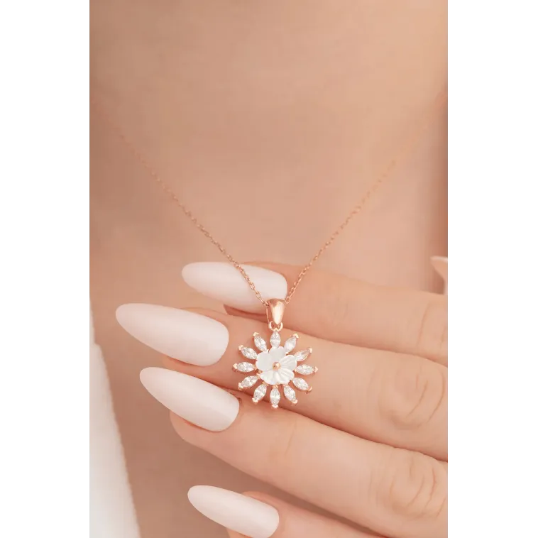 Zirkon Taşlı Rose Manolya Çiçeği Model 2 Kadın Gümüş Kolye GKLMNLYCCK2-ROS Zirkon Taşlı Rose Manolya Çiçeği Model 2 Kadın Gümüş Kolye GKLMNLYCCK2-ROS