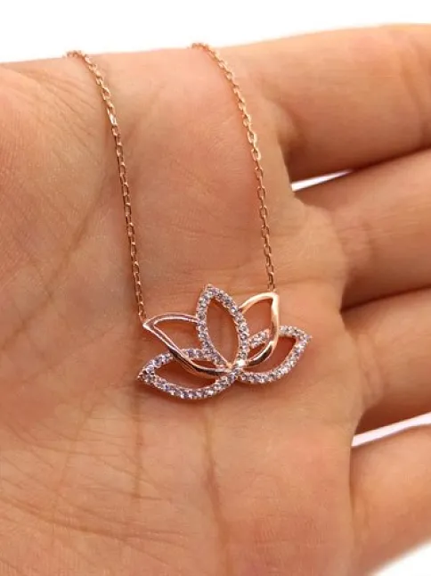 Bayan 925 Ayar Gümüş Roze Zirkon Taşlı Lotus Kolye GKLROSLOTUS