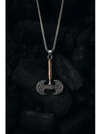 Erkek Çift Taraflı Balta Figürlü Gümüş Kolye – Viking Savaşçı Modeli