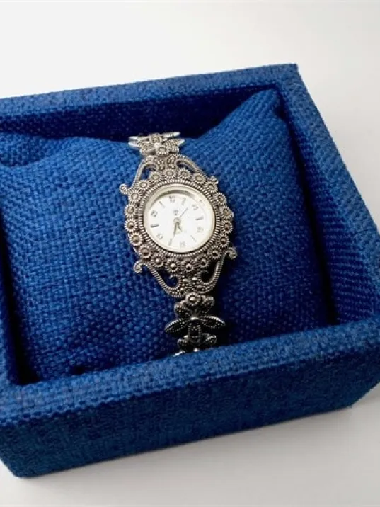 Julia Taş Detaylı Bayan Gümüş Saat