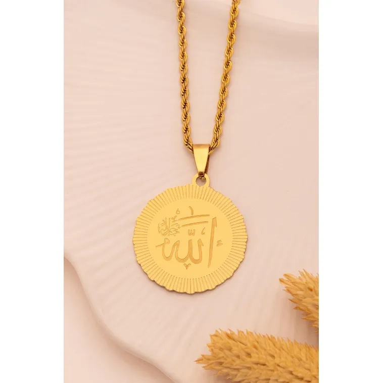 Kadın Çelik Kolye -Altın Kaplama Allah Yazılı Yuvarlak Model Çelik Kolye Kadın Çelik Kolye -Altın Kaplama Allah Yazılı Yuvarlak Model Çelik Kolye