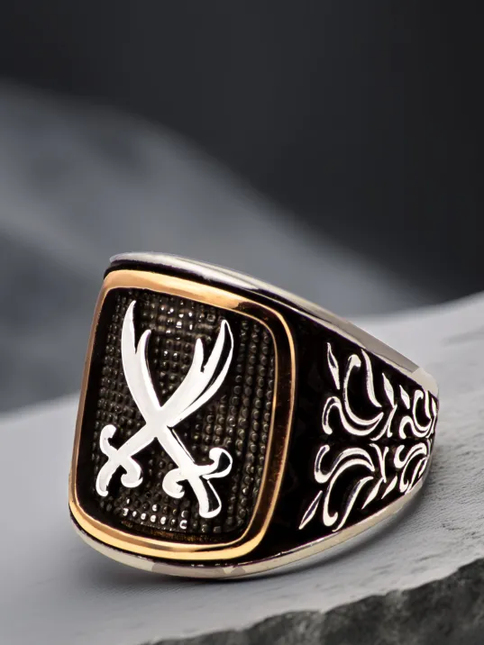 Erkek Gümüş Yüzük - Çift Zülfikar Yanı İşlemeli 925 Ayar Gümüş Yüzük Erkek Gümüş Yüzük - Çift Zülfikar Yanı İşlemeli 925 Ayar Gümüş Yüzük