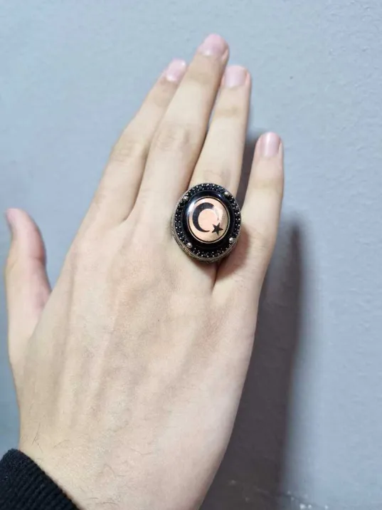 Erkek Gümüş Yüzük - Ay Yıldız İşlemeli Siyah Zirkon Taşlı Lüks Erkek Yüzük