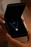 Işıklı Lüks Siyah Kolye Kutusu