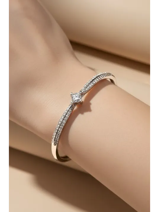 Kadın Tektaş Gümüş Bileklik – Prenses Kesim Ve Işıltılı Sıra Zirkon Taşlı Model Bilezik