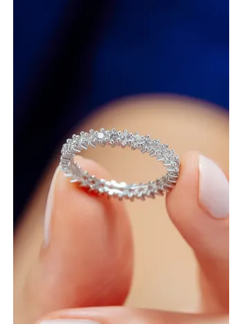 Kadın Gümüş Yüzük - Tek Sıra Tamtur Zirkon Taşlı Gümüş Yüzük