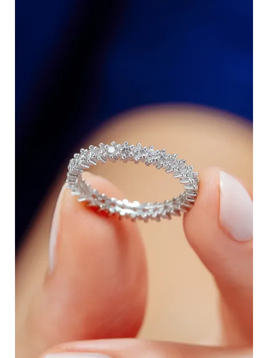 Kadın Gümüş Yüzük - Tek Sıra Tamtur Zirkon Taşlı Gümüş Yüzük