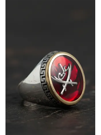 Erkek Gümüş Yüzük - Çift Zülfikar Kılıcı Ve Tuğra İşlemeli Yakut Taşlı Grek Desenli Gümüş Yüzük