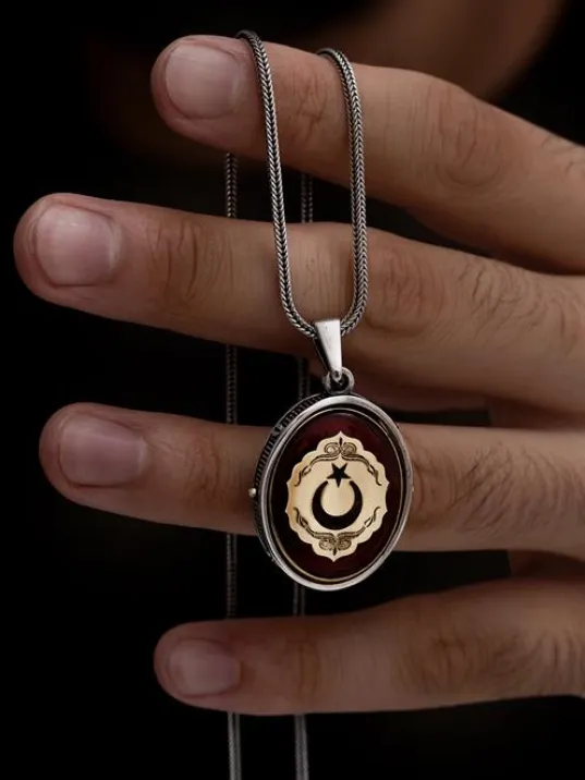 Erkek Çift Taraflı Ayyıldız ve Tuğra Figürlü Gümüş Kehribar Kolye