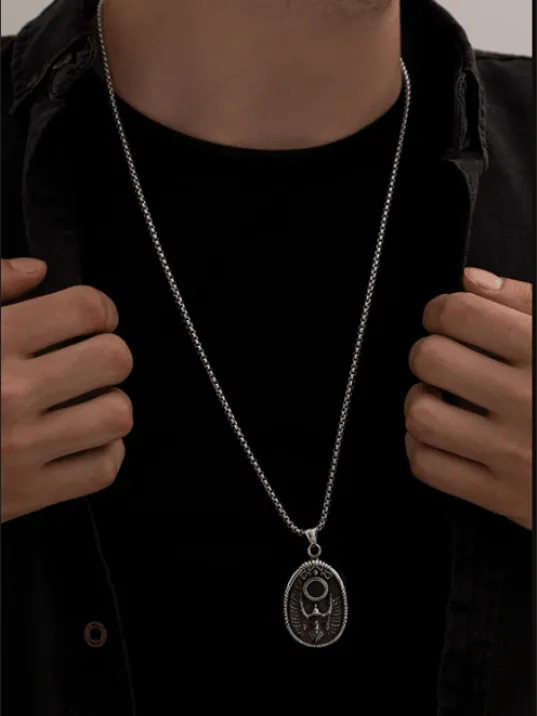 Erkek Kolye - Antik Mısır Horusun Gözü Ve Şahin Kabartmalı Siyah Taşlı Çelik Erkek Kolye