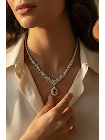 Çise Yakut Taşlı Gümüş Su Yolu Kadın Kolye