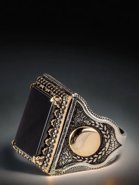 Erkek Siyah Oniks Taşlı Yanı Harf Yazılabilir 925 Ayar Gümüş Yüzük Erkek Siyah Oniks Taşlı Yanı Harf Yazılabilir 925 Ayar Gümüş Yüzük