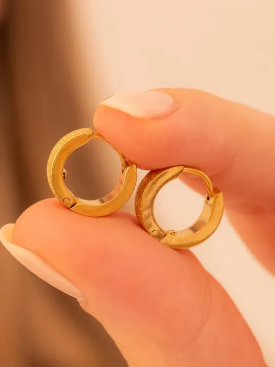 Kadın Çelik Küpe - 22 Ayar Altın Kaplama Kalem Matlı Kadın Halka Küpe