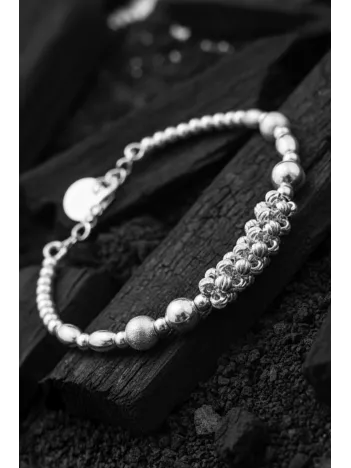 Kadın Gümüş Bileklik - Dorika Model Boncuk Detaylı Kadın Gümüş Bilezik