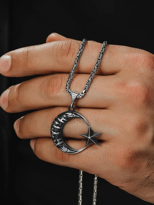 Erkek Gümüş Kolye - Göktürkçe Türk Yazılı Ay Yıldız Motifli Kral Zincirli Erkek Kolye Erkek Gümüş Kolye - Göktürkçe Türk Yazılı Ay Yıldız Motifli Kral Zincirli Erkek Kolye